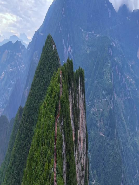 瘦身后的三峡龙脊