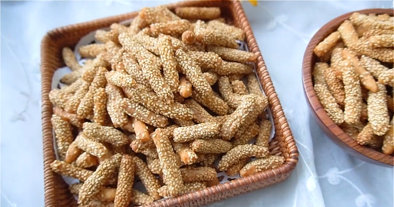 想吃芝麻条别买了,教你在家做,配方和手法全告诉你,香酥可口