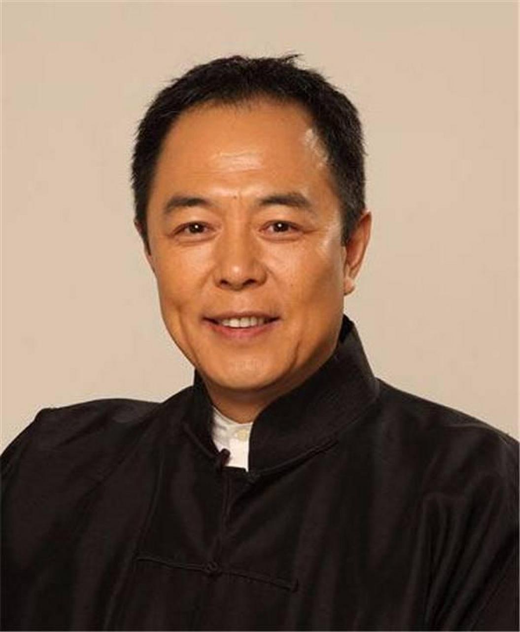 张铁林在电视剧《经营婚姻》里的台词:"经营是一种理智的方式,仅凭