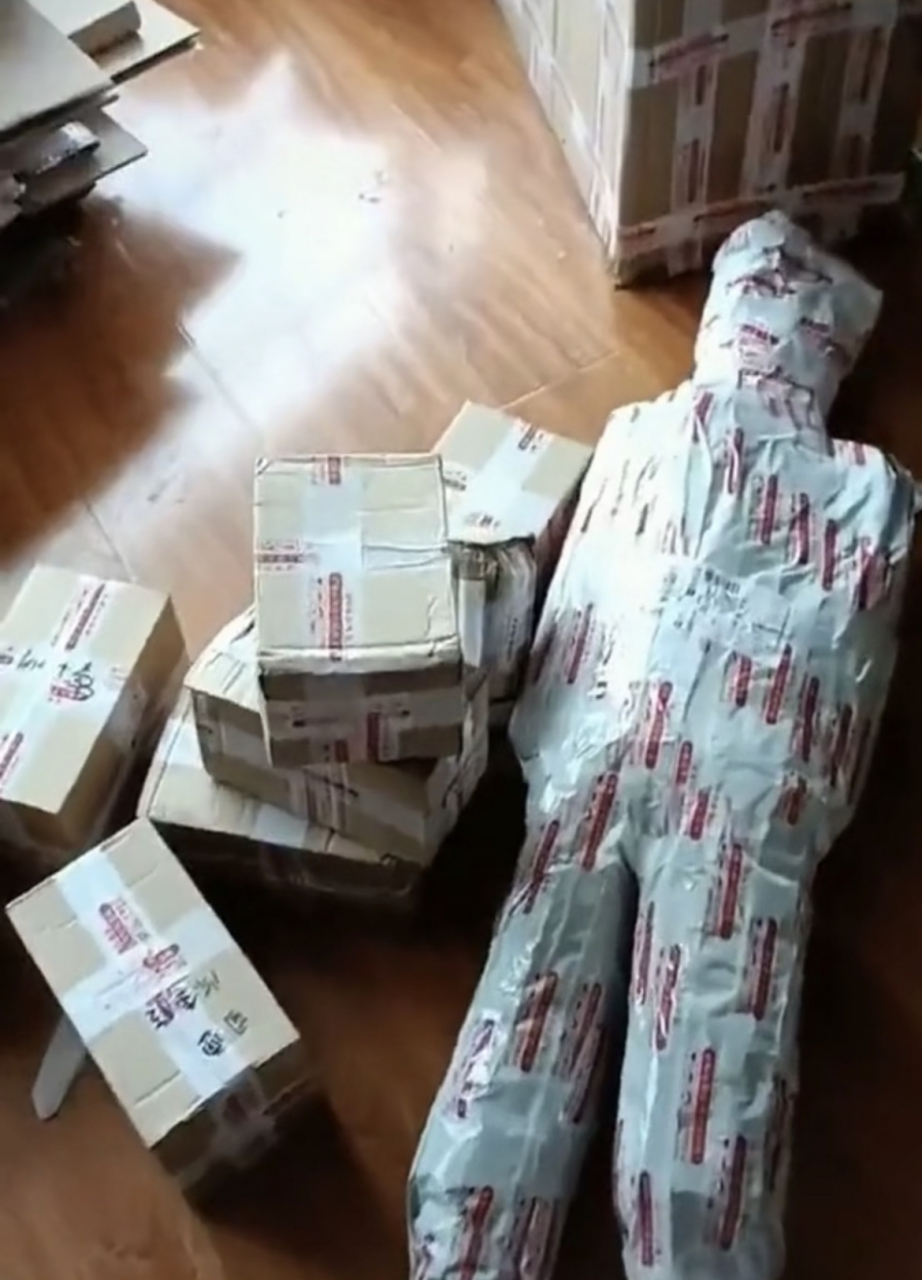 确实是做到了"保密发货"[左捂脸]