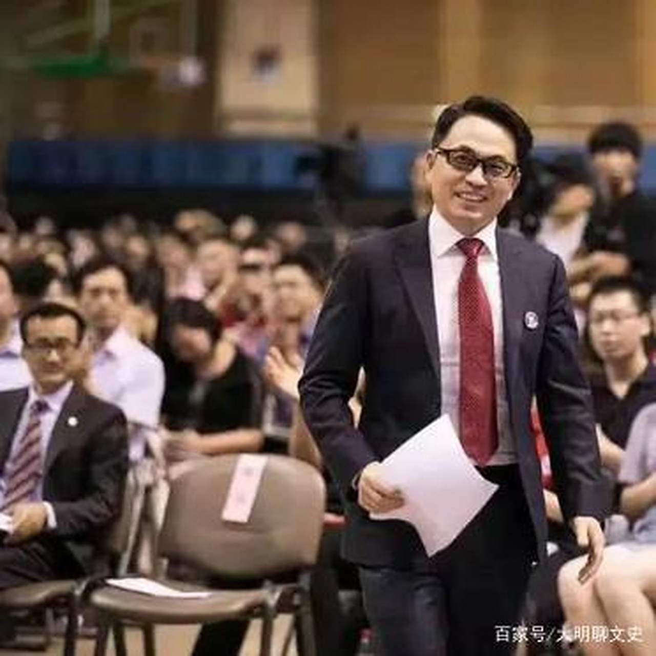 日本的股票分析师薪资的简单介绍