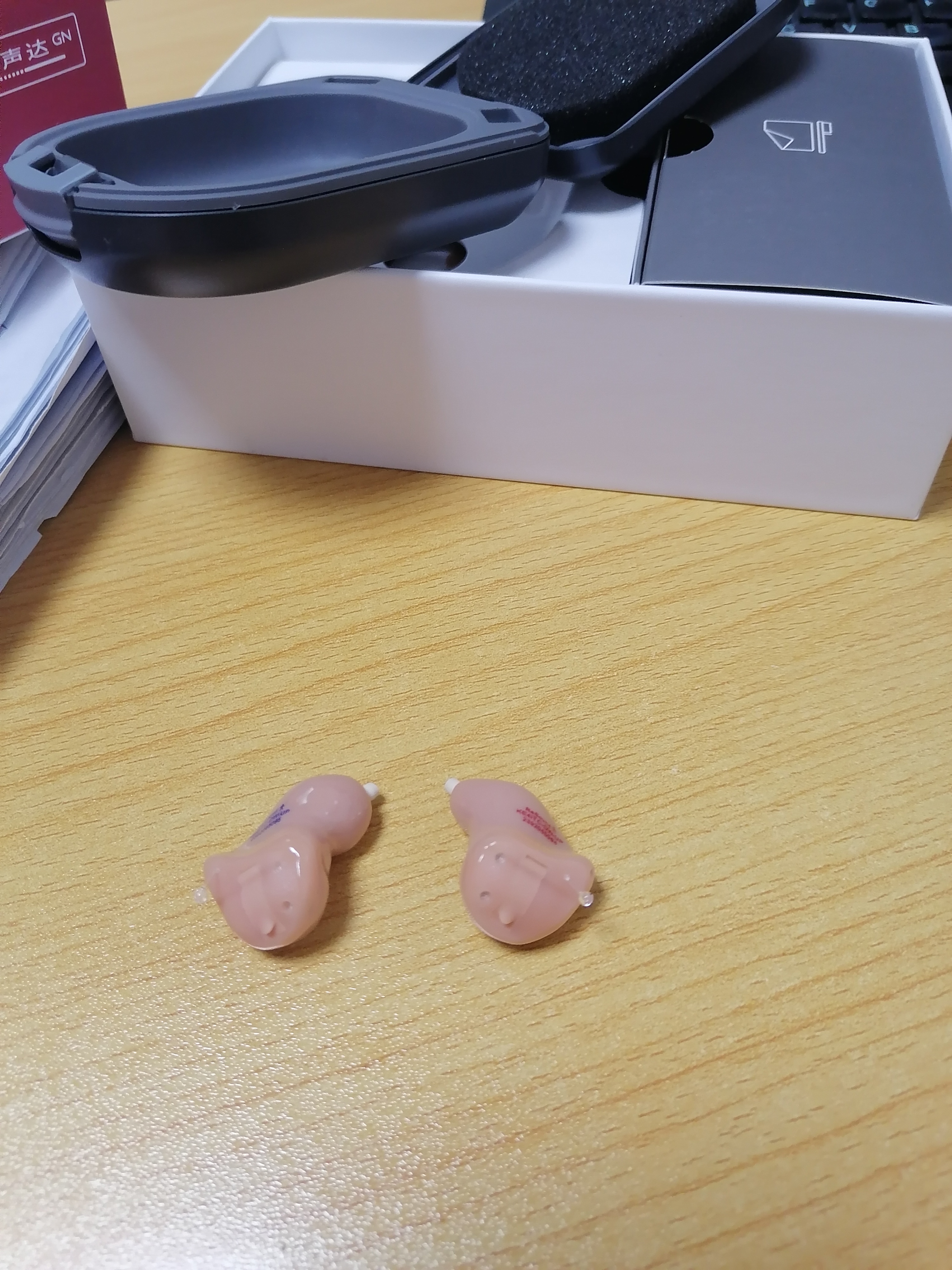 助听器佩戴效果图