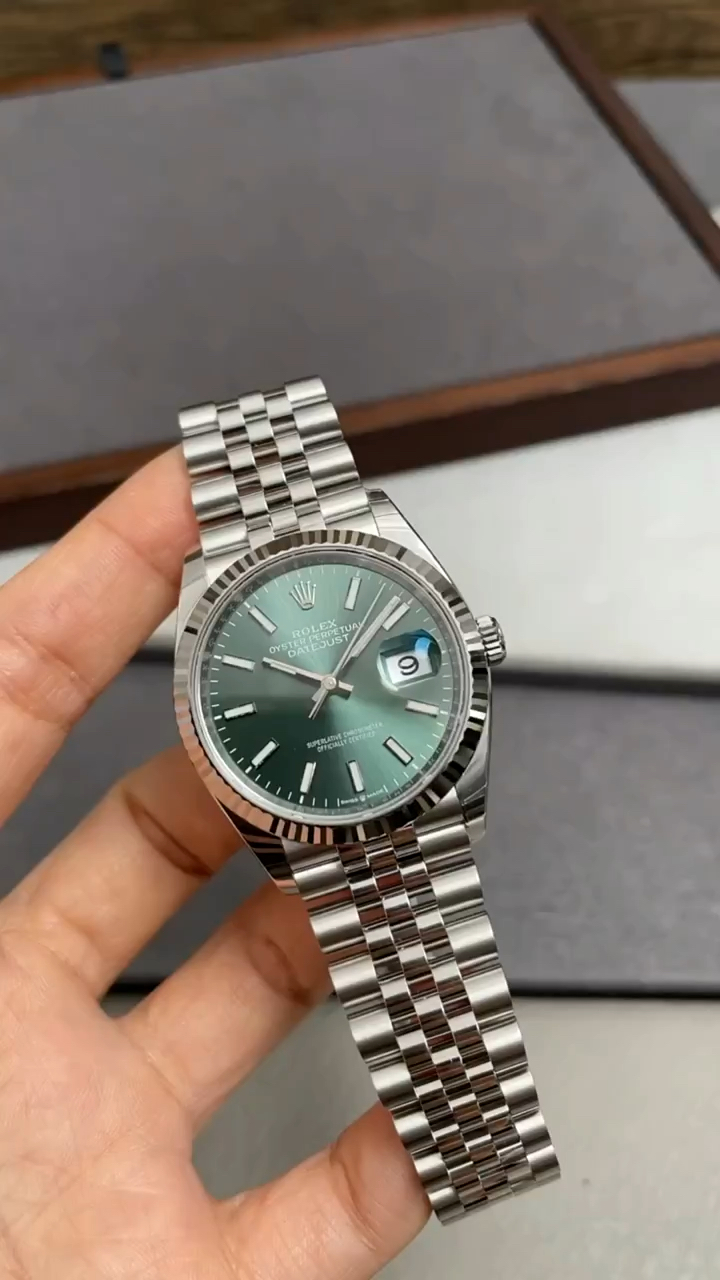 薄荷绿不得不说是最美的劳力士日志腕表-度小视