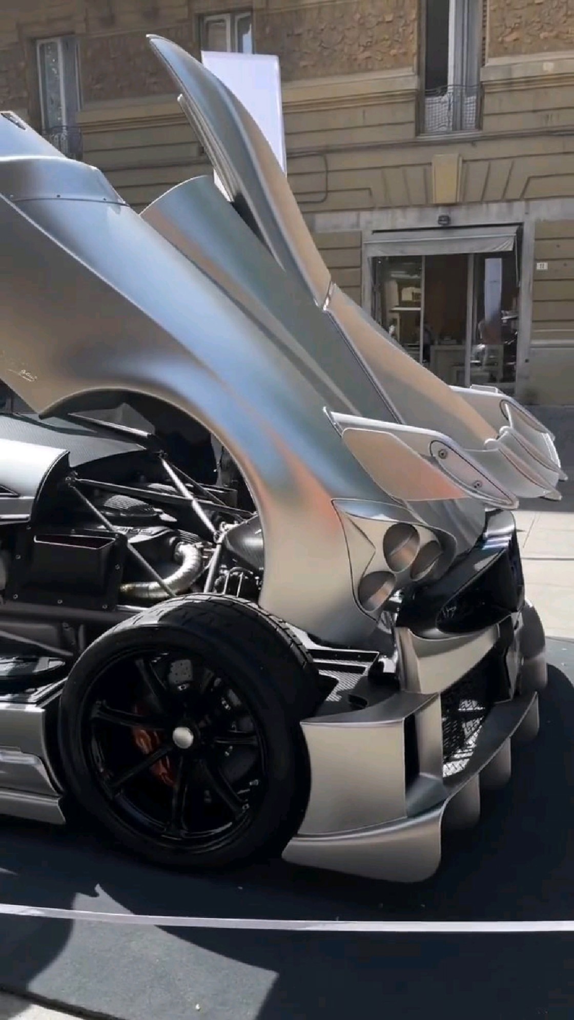 帕加尼伊莫拉全银涂装全球1辆