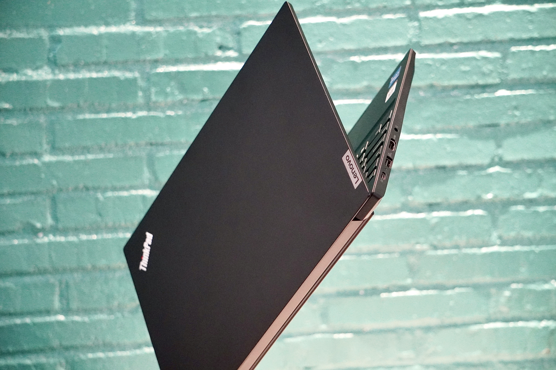 thinkpade15 2021上手体验 平日作为职场达人,难免要处理各种办公文档