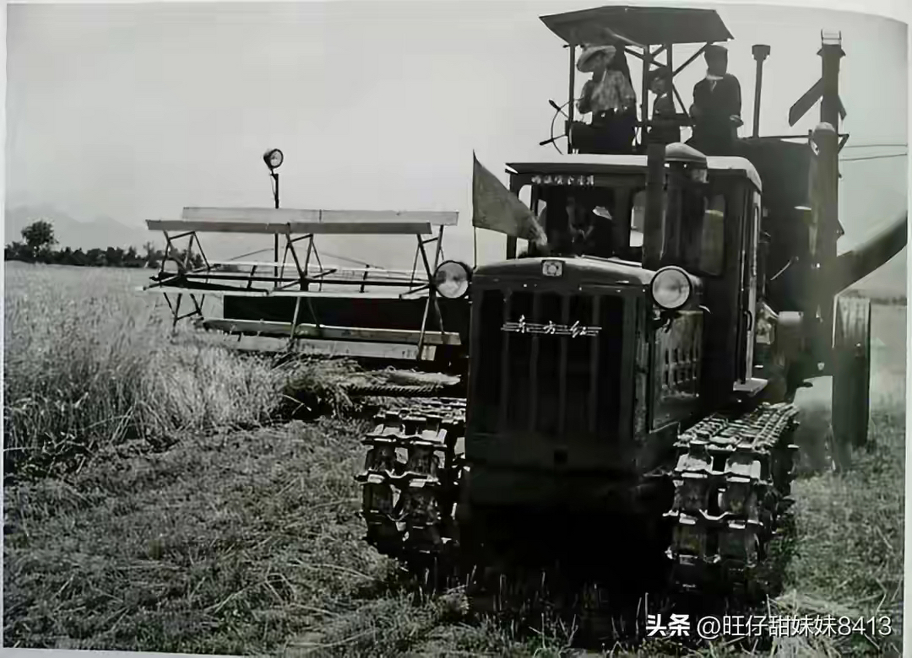 1955年第一拖拉机制造厂在河南省洛阳市建厂奠基,从此刻起诞生.