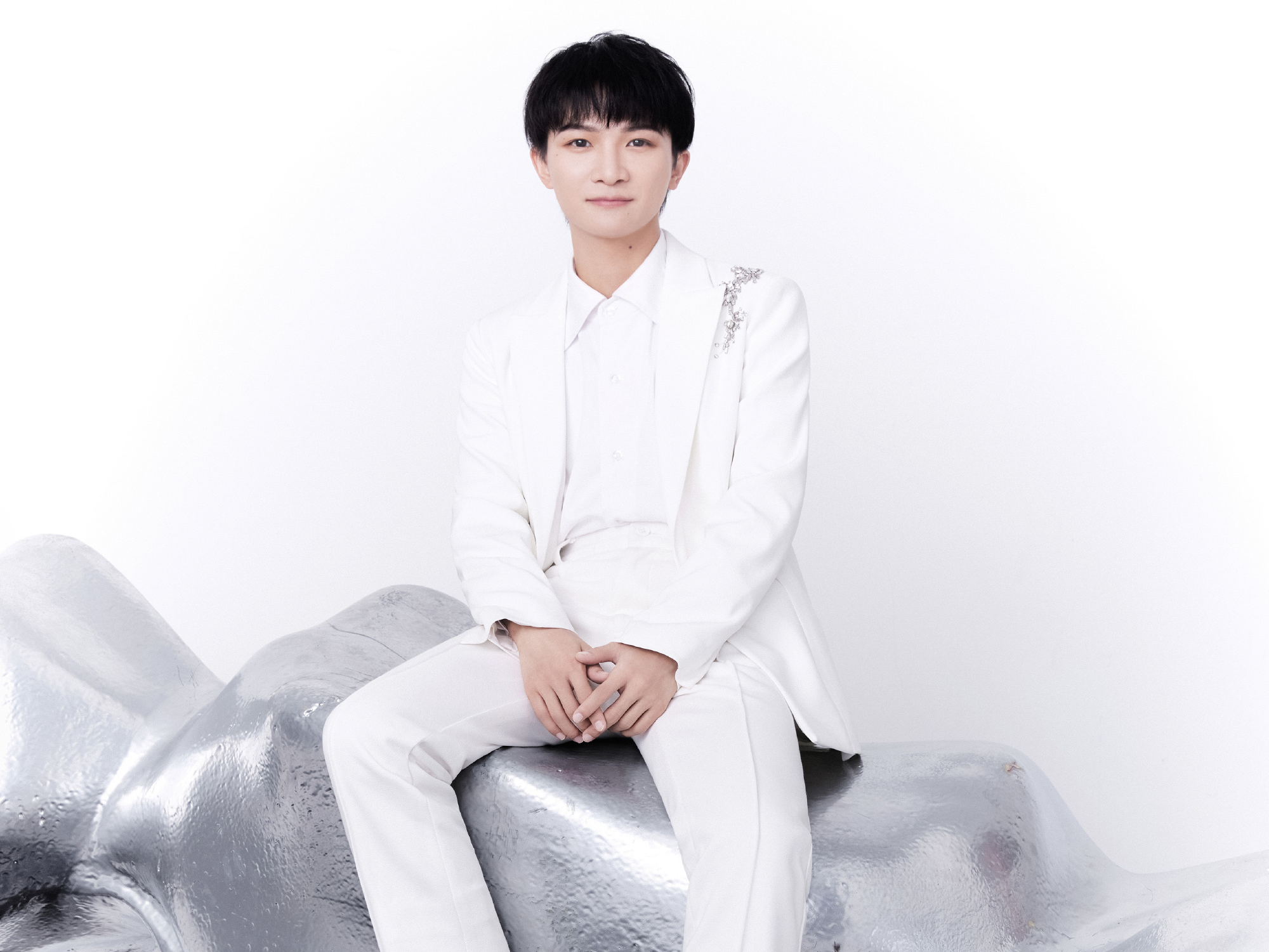 周深再唱三国宿命感,《歌声与微笑》回忆童年