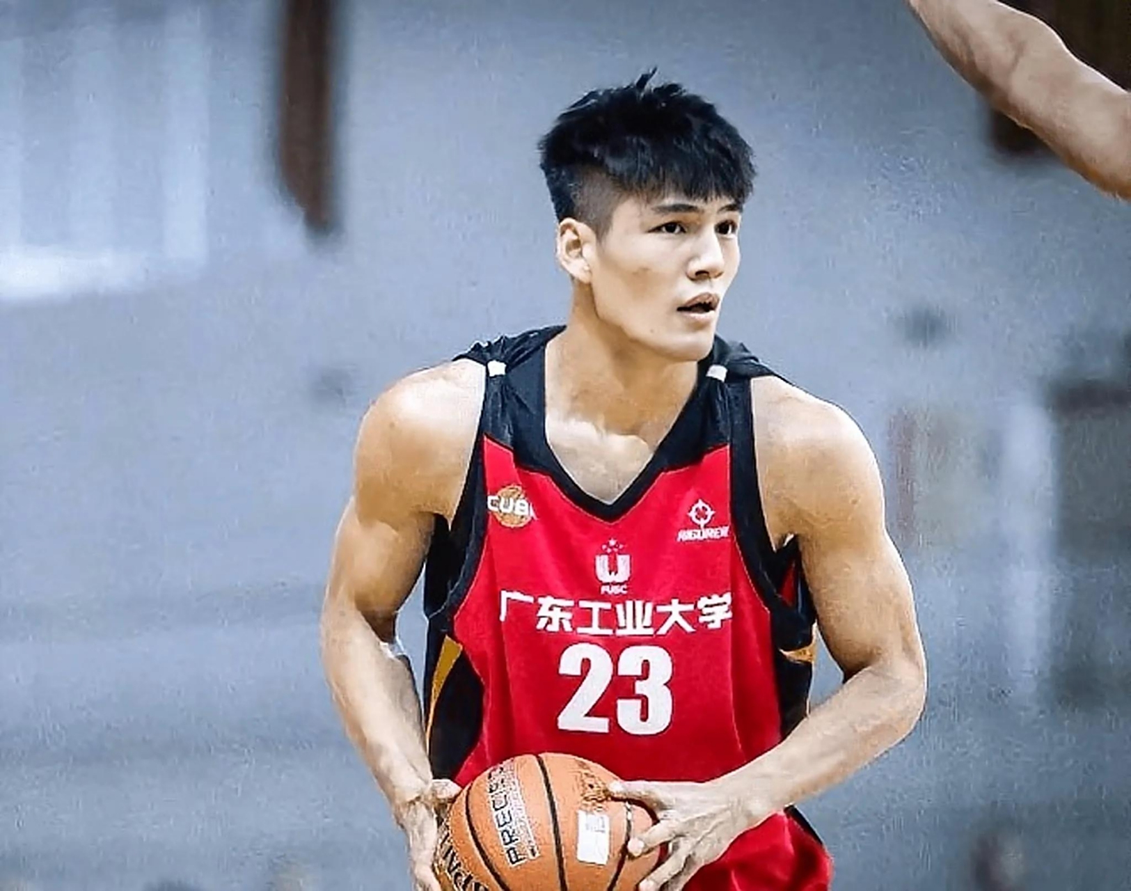 各位篮球爱好者们,近日举行的cba选秀大会可真是让人惊喜不断啊!