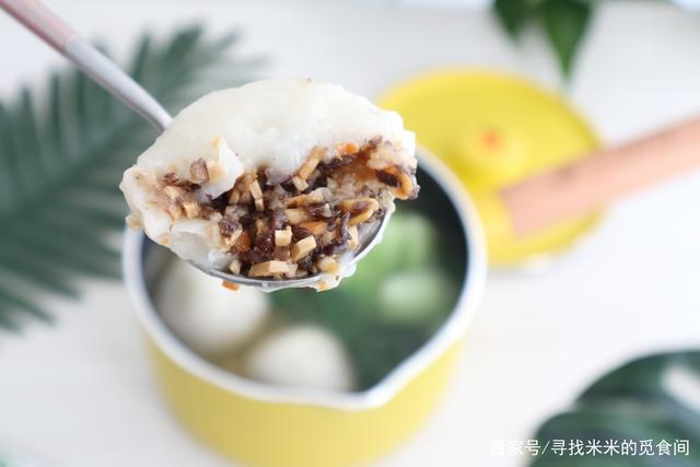 这种汤圆很特别,圆鼓鼓的大个头,填满了肉馅,老柳州就爱这个味