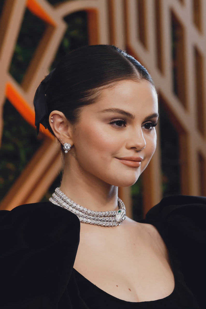 赛琳娜·戈麦斯(selena gomez),美国著名女演员,歌手和制片人,因在