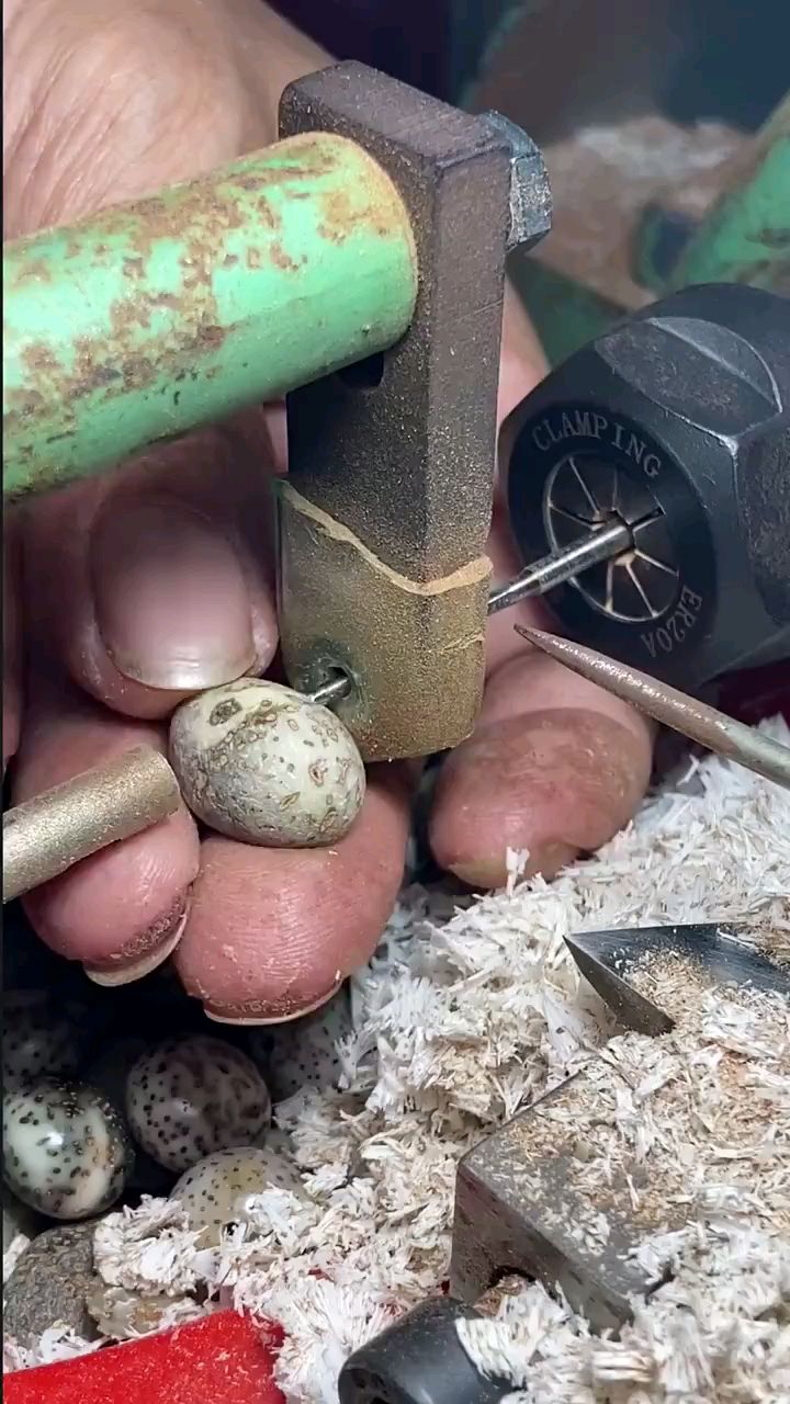 干磨石玉料星月菩提苹果珠加工过程