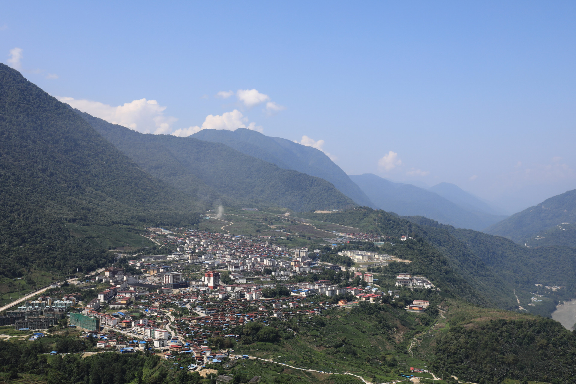 打卡墨脱高山茶园格林村看南迦巴瓦露真容,海市蜃楼观景台.