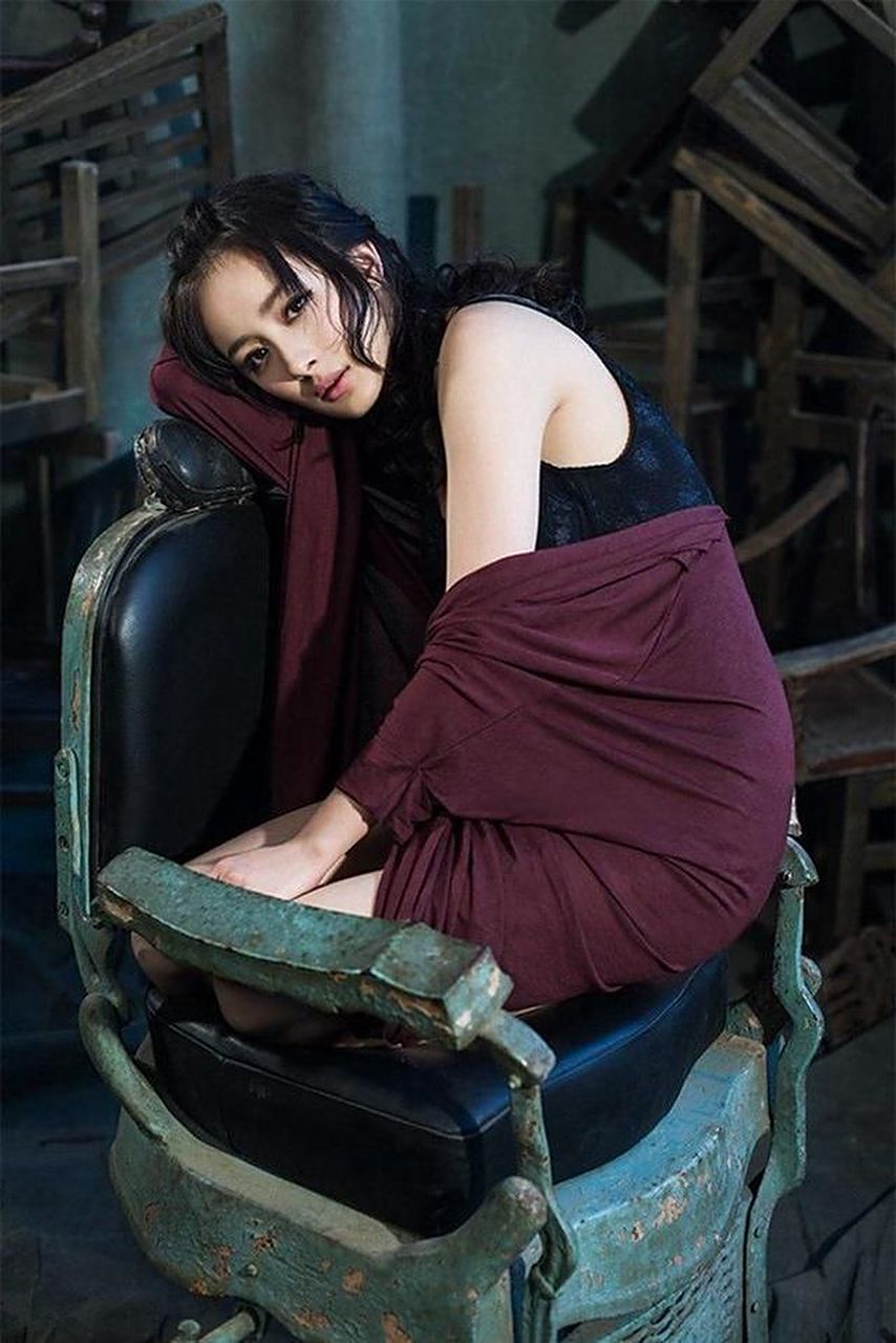 杨幂时尚先生写真,谁能受得了,太性感了!