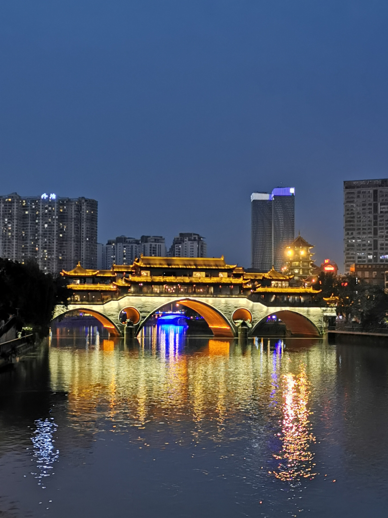 大美成都:成都夜景最美最有韵味的地方,好多游客都来拍照!