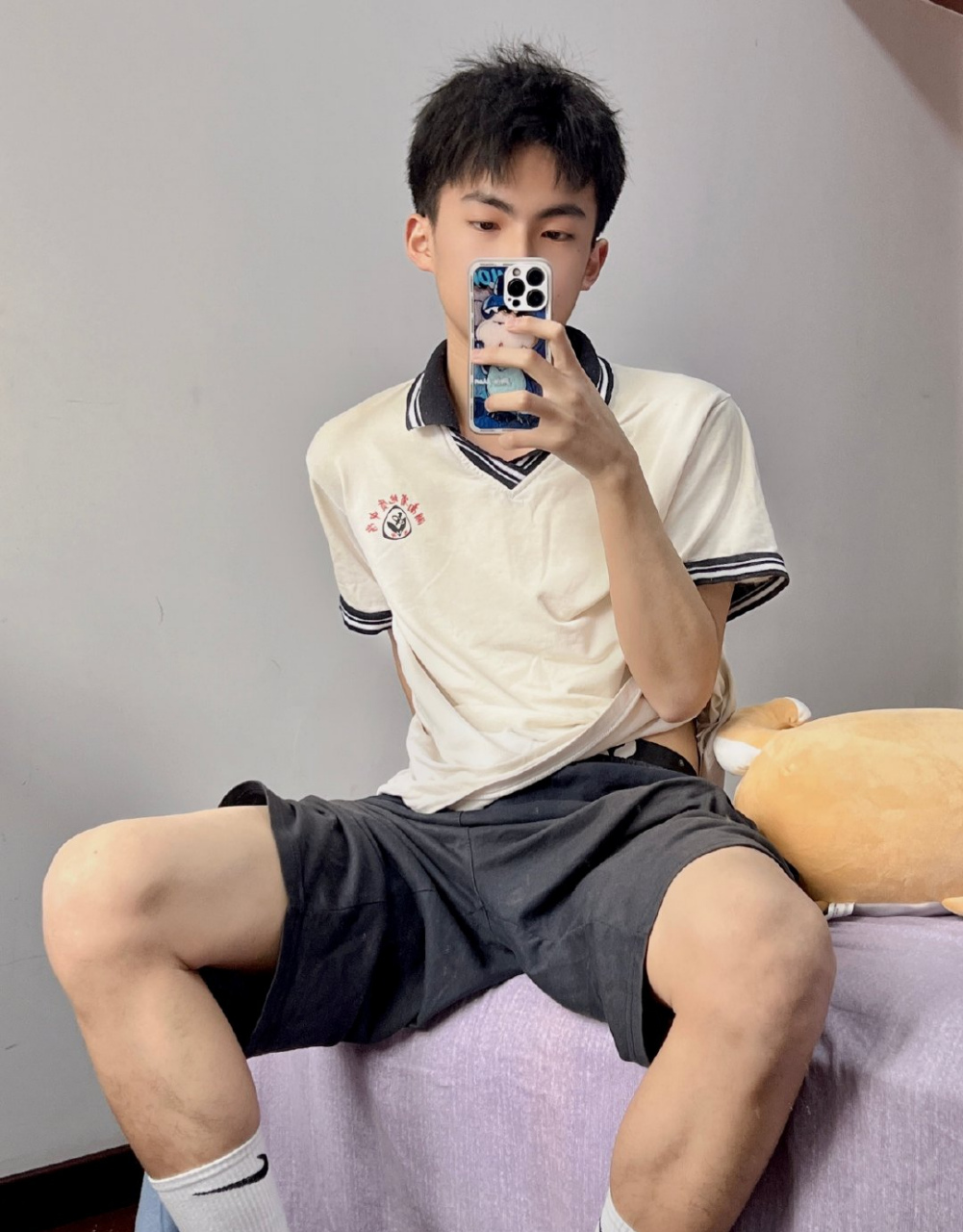 喜欢小奶狗还是小狼狗?#帅哥