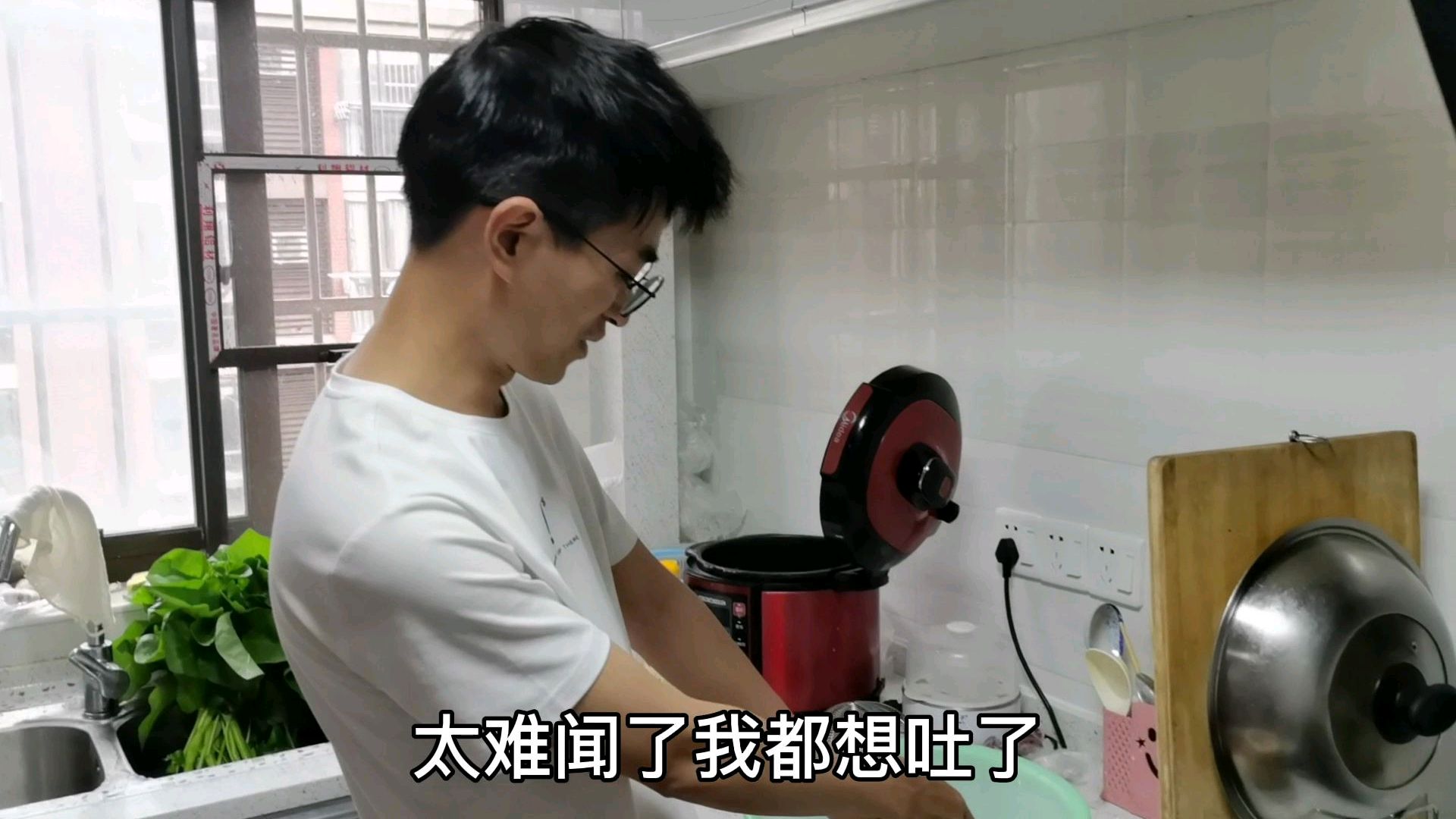 婆婆买猪肚给怀孕的儿媳妇,让她煲汤吃,孕妇吃猪肚有啥好处?