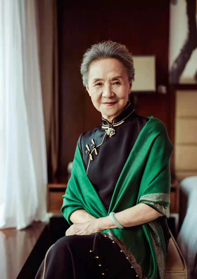 杨绛先生说:"女人想开了,你就会明白,在这个世界上