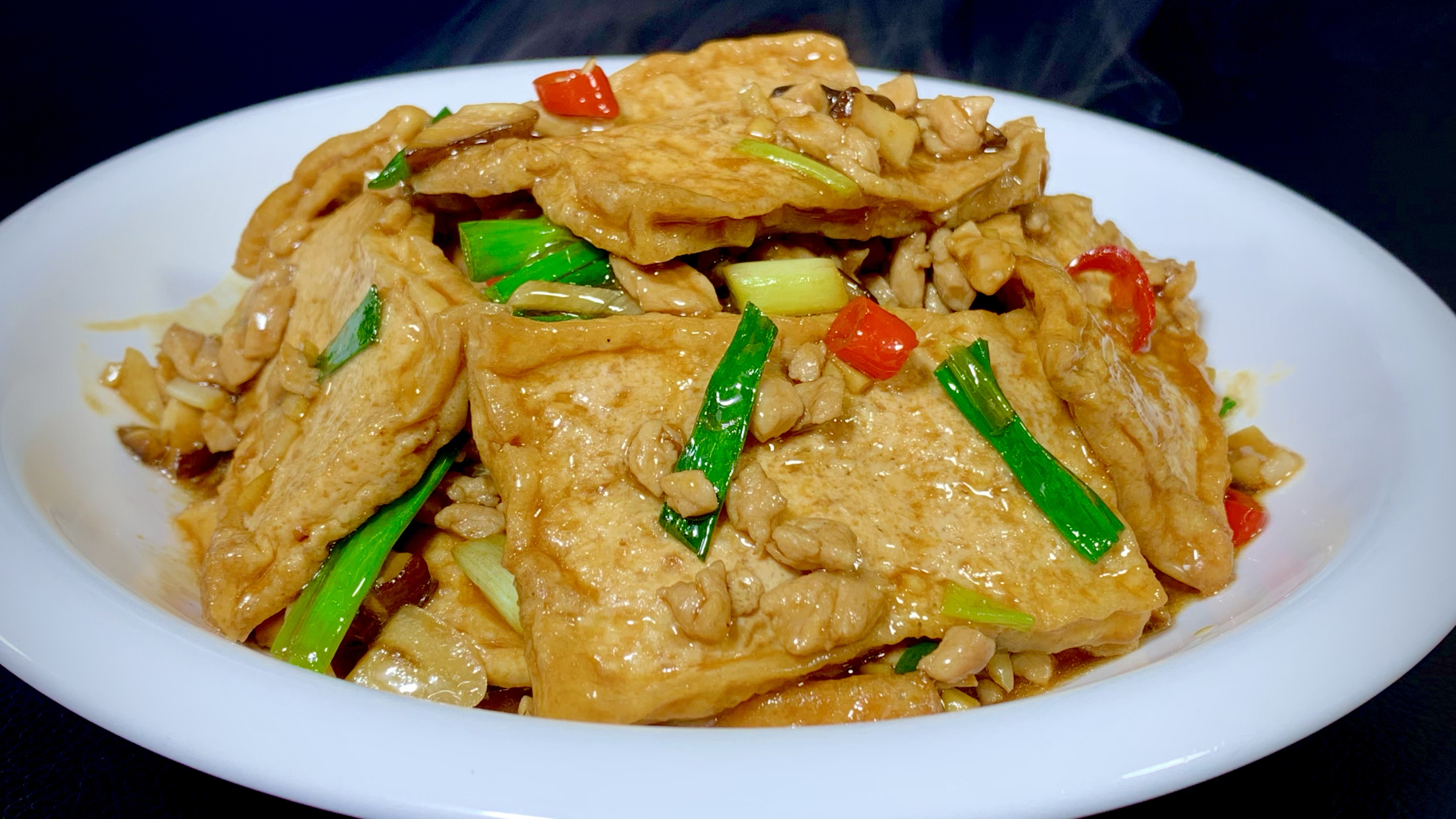 家常红烧豆腐的做法,简单又美味,比吃肉还香,就是太费米饭了