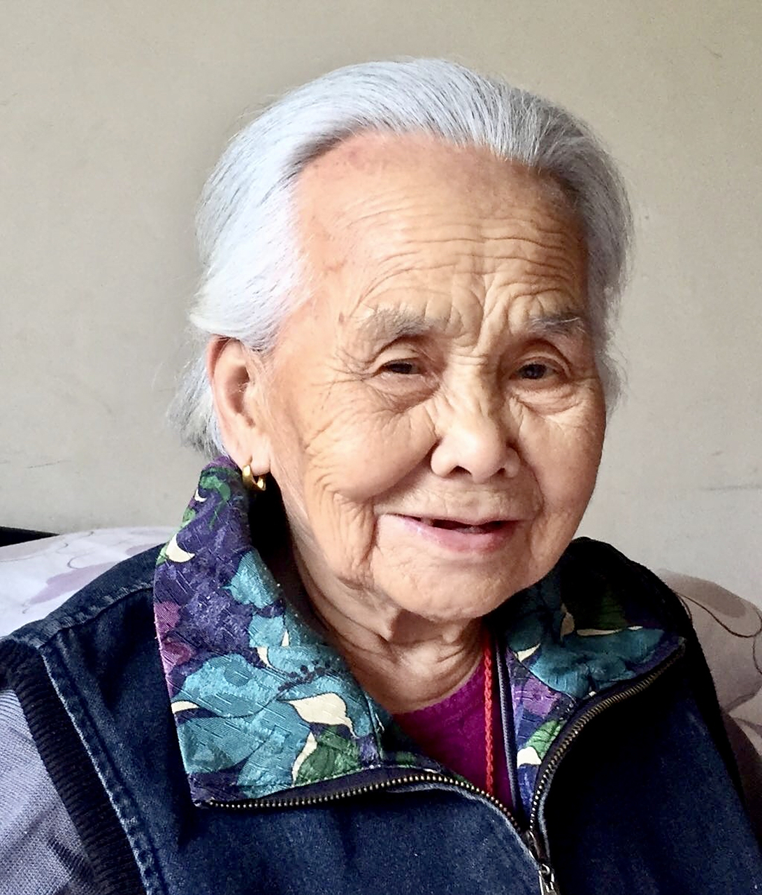 回忆老岳母     老岳母是去年母亲节之后去世的,享年97岁,曾经留下过