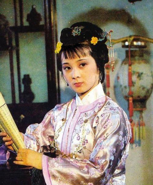 《红楼梦》里聪明伶俐的贾惜春,那么年轻,为什么就一心向佛?