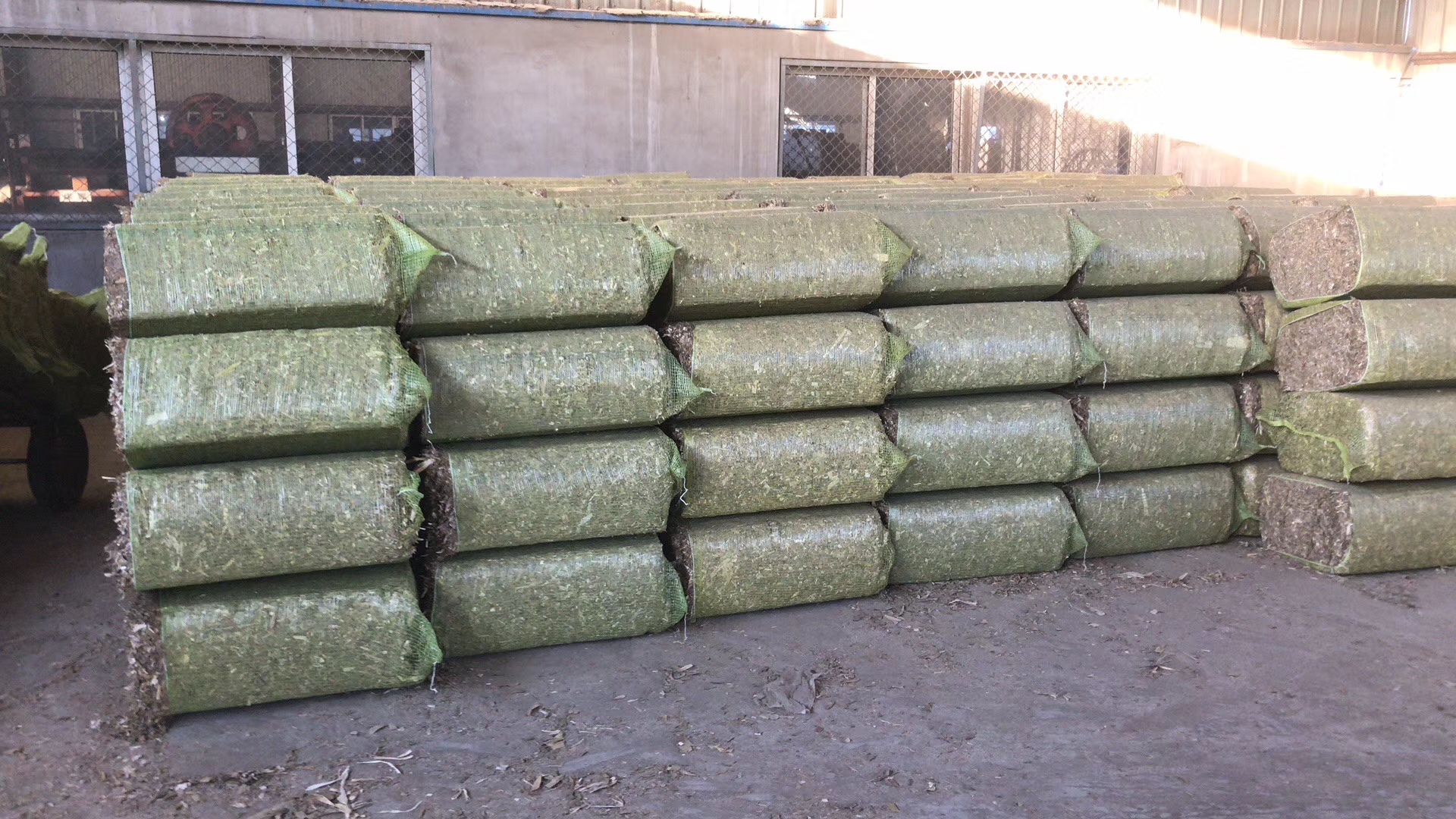 草块,压缩草块,玉米秸秆草块唐山大量供应