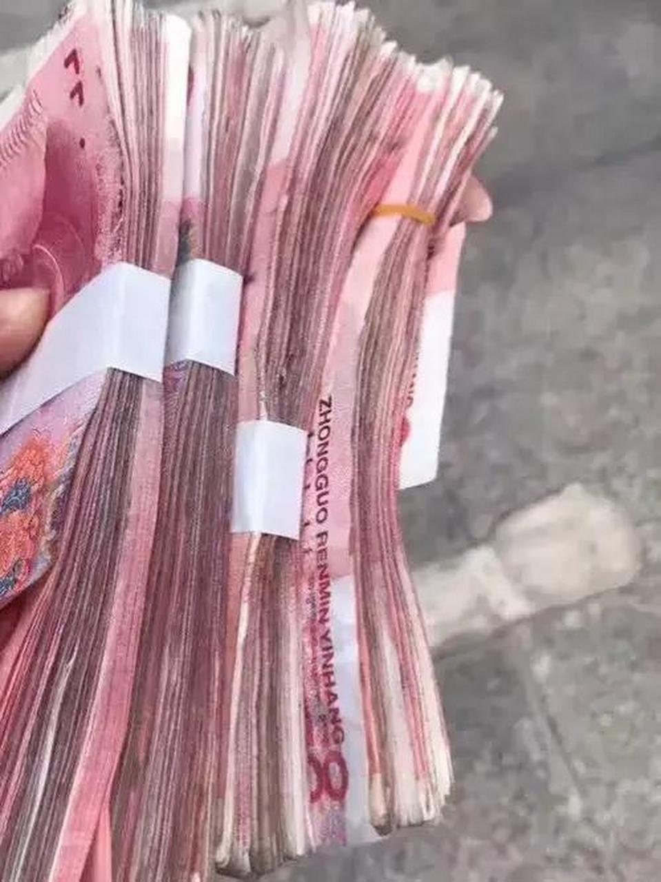 表弟知道我家卖房了,说要借我20万块钱,然后一年给我1万块钱的利息