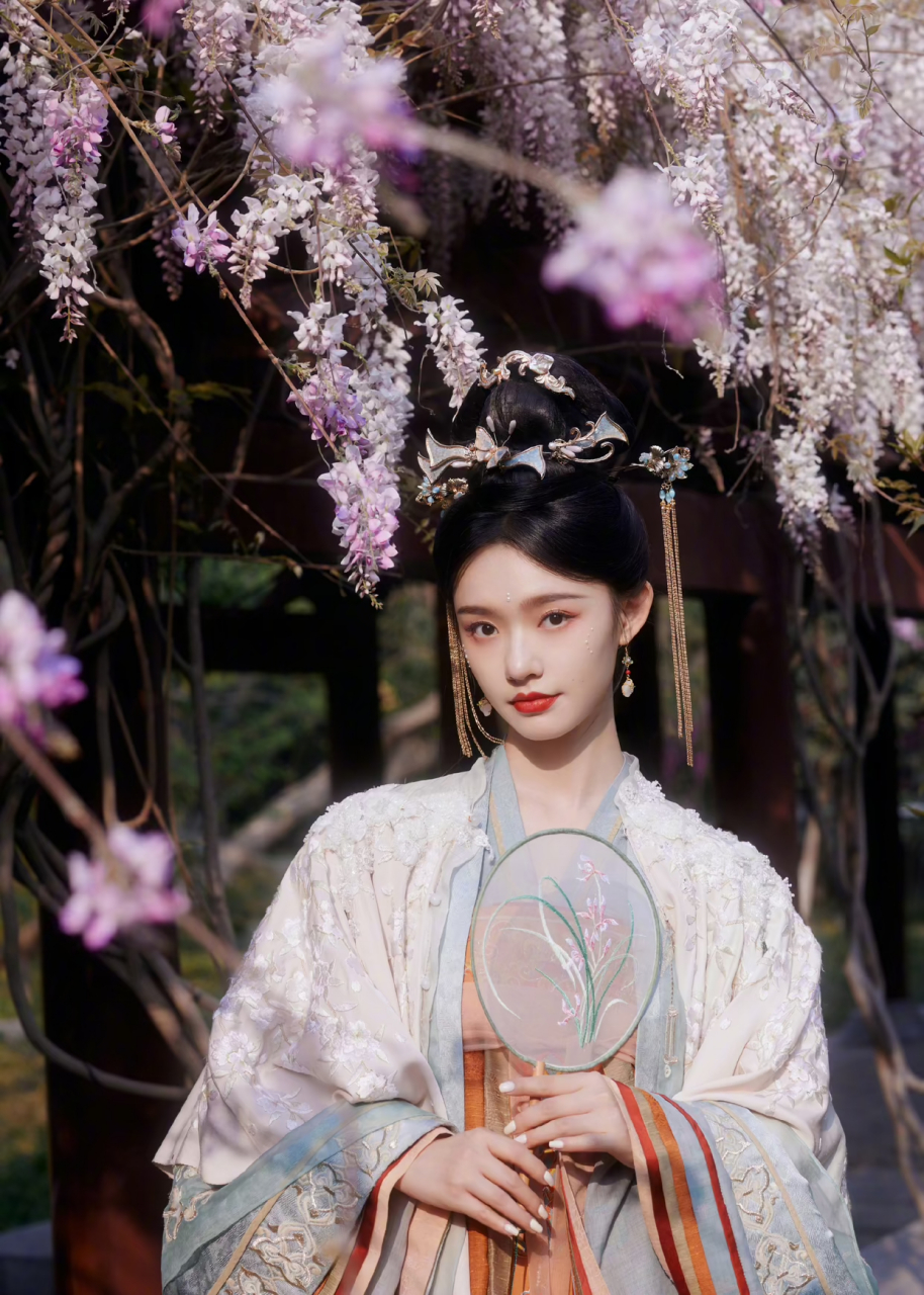 林允直接梦回梦华录 想起宋引章了