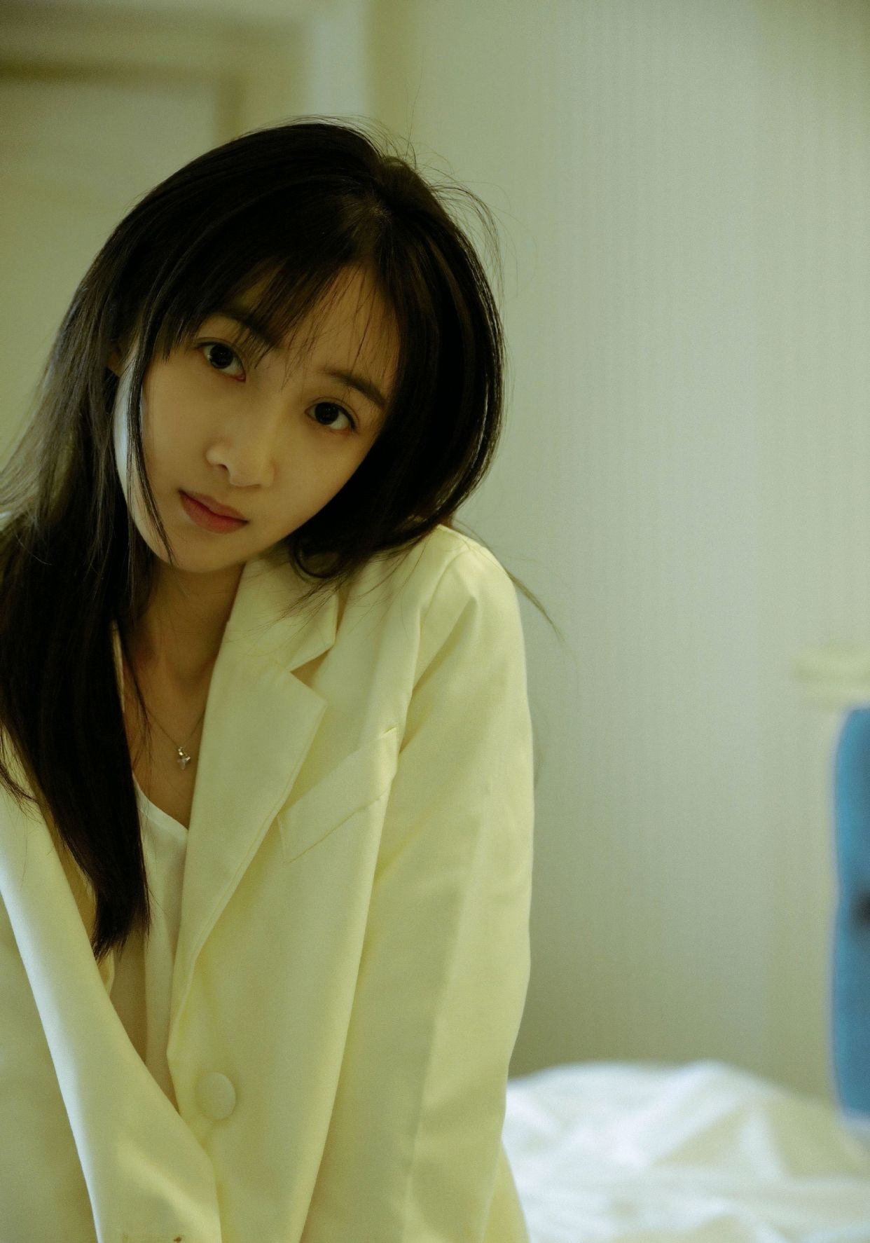 "美少女"何依蔓:甜美迷人,青春靓丽