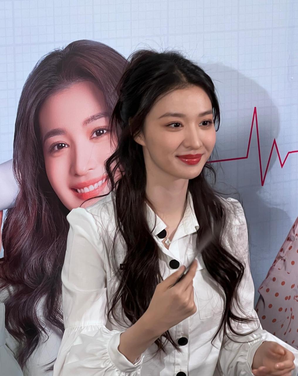 生图,王楚然的大五官挤满了整张脸,给人的冲击感很强#王楚然