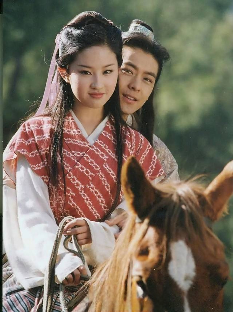 刘亦菲林志颖屏幕上最强的一对cp 网友晒出20年前刘亦菲林志颖版本的