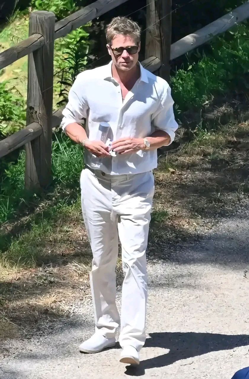 皮特这状态也太好了吧,他都已经60岁了呀!这身材保持的,让人眼馋哇!