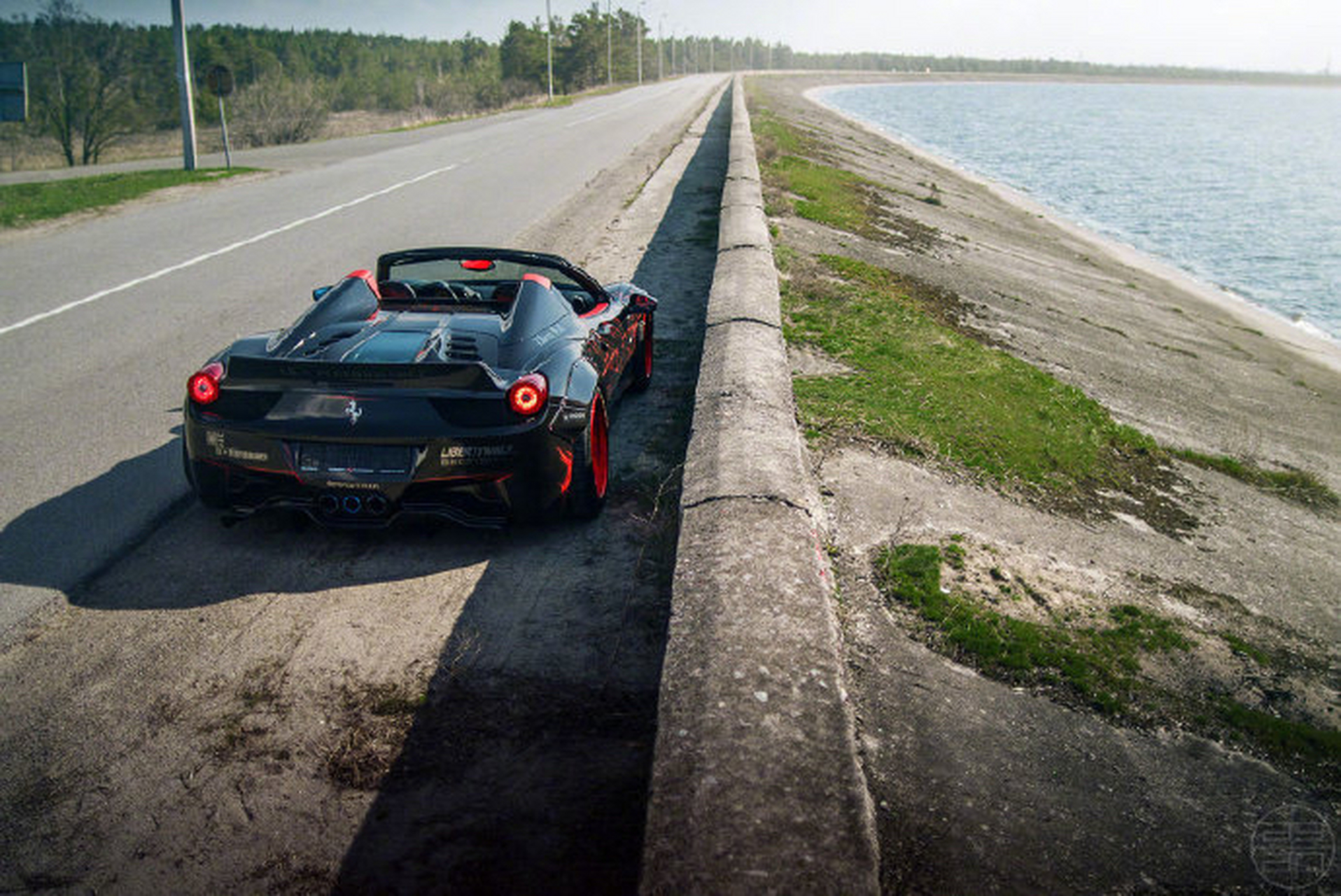 法拉利458 spider,喜欢这样的宽体改装吗?
