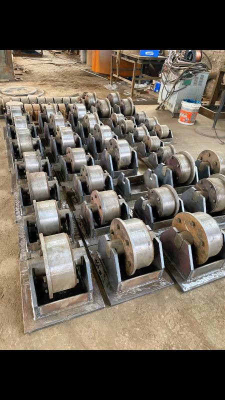 滚筒沙子烘干机拖轮托轮托辊 ,采用优质铸钢,耐用耐磨 效果好!-度小视