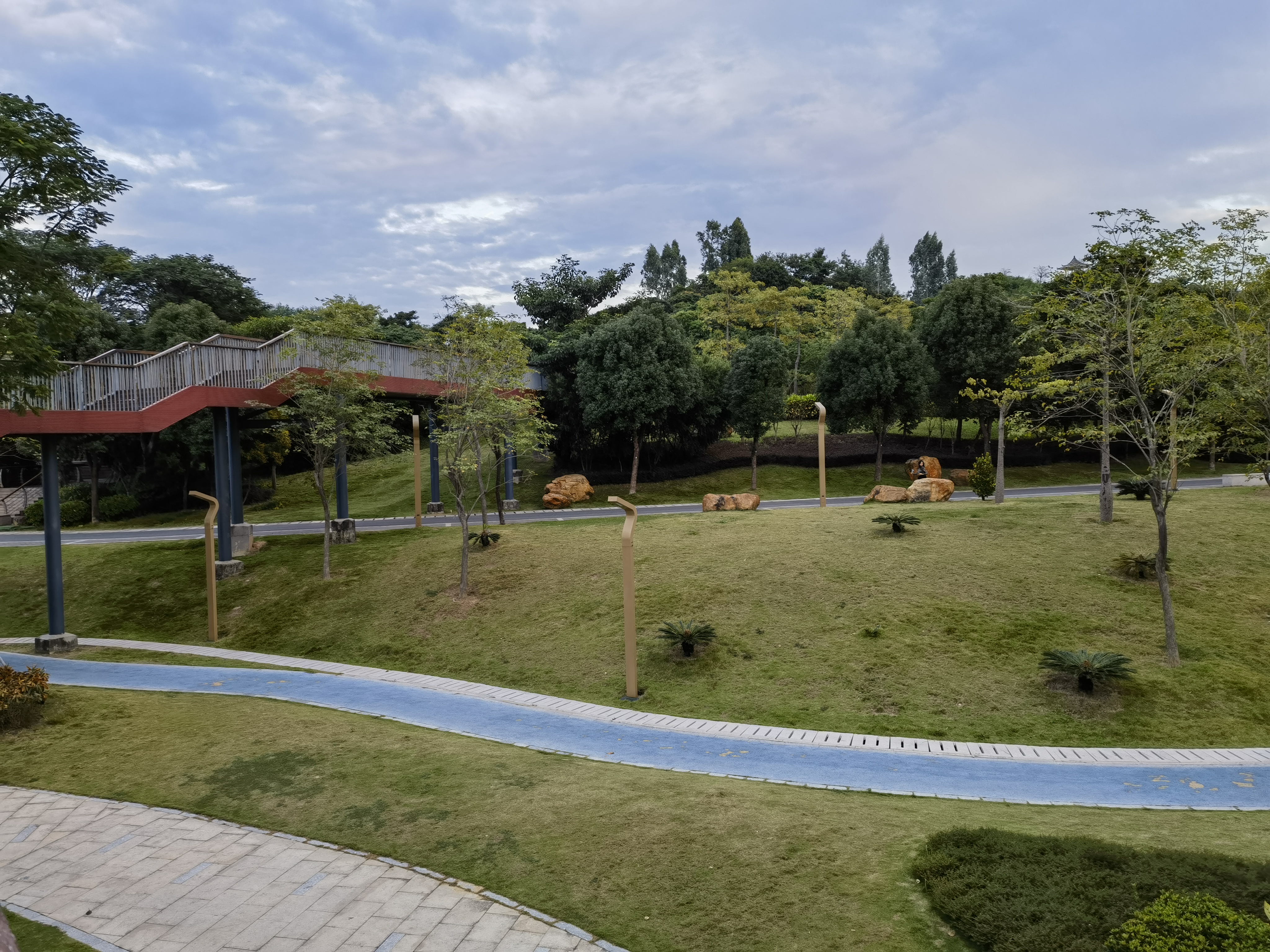 分析八字首先要弄清楚八字中每个字之间的复杂关系