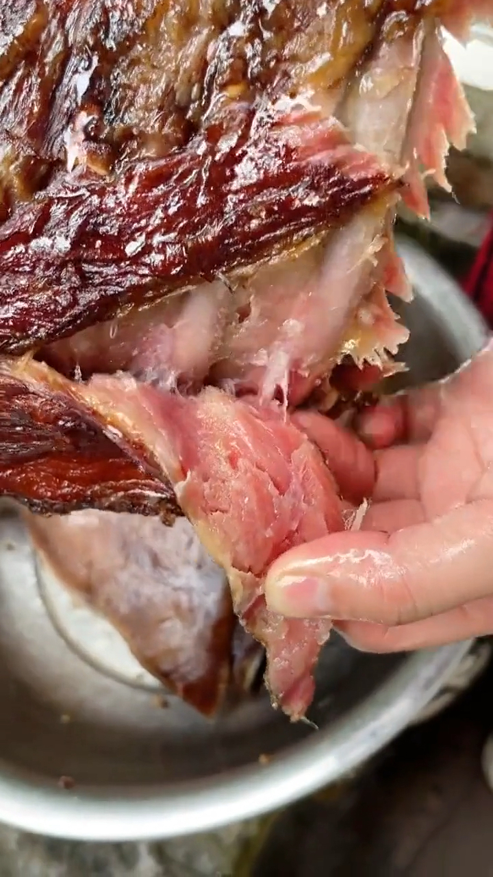 手撕腊排骨哟,看着想吃吗
