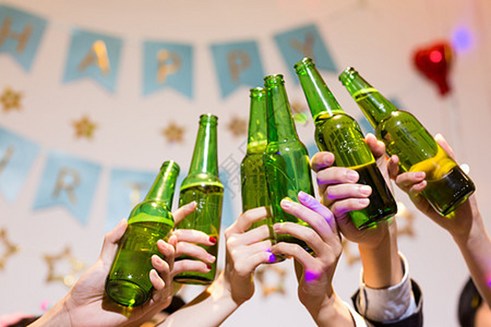 昨天我们第一次同学聚会,本来好期待好激动,结果到了之后根本不是自己