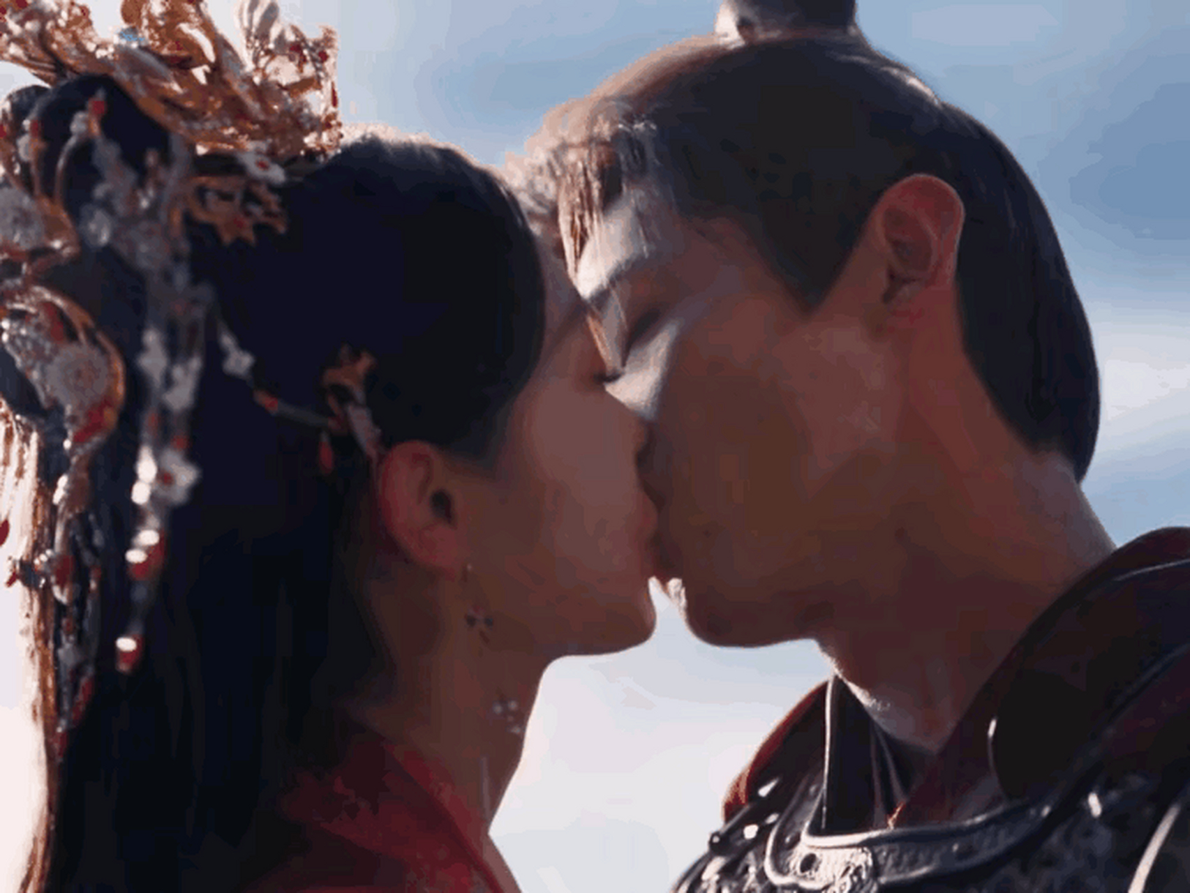 白敬亭和宋轶的吻戏太苏了,真情侣亲起来是一点羞涩感也没啊,这吻的每