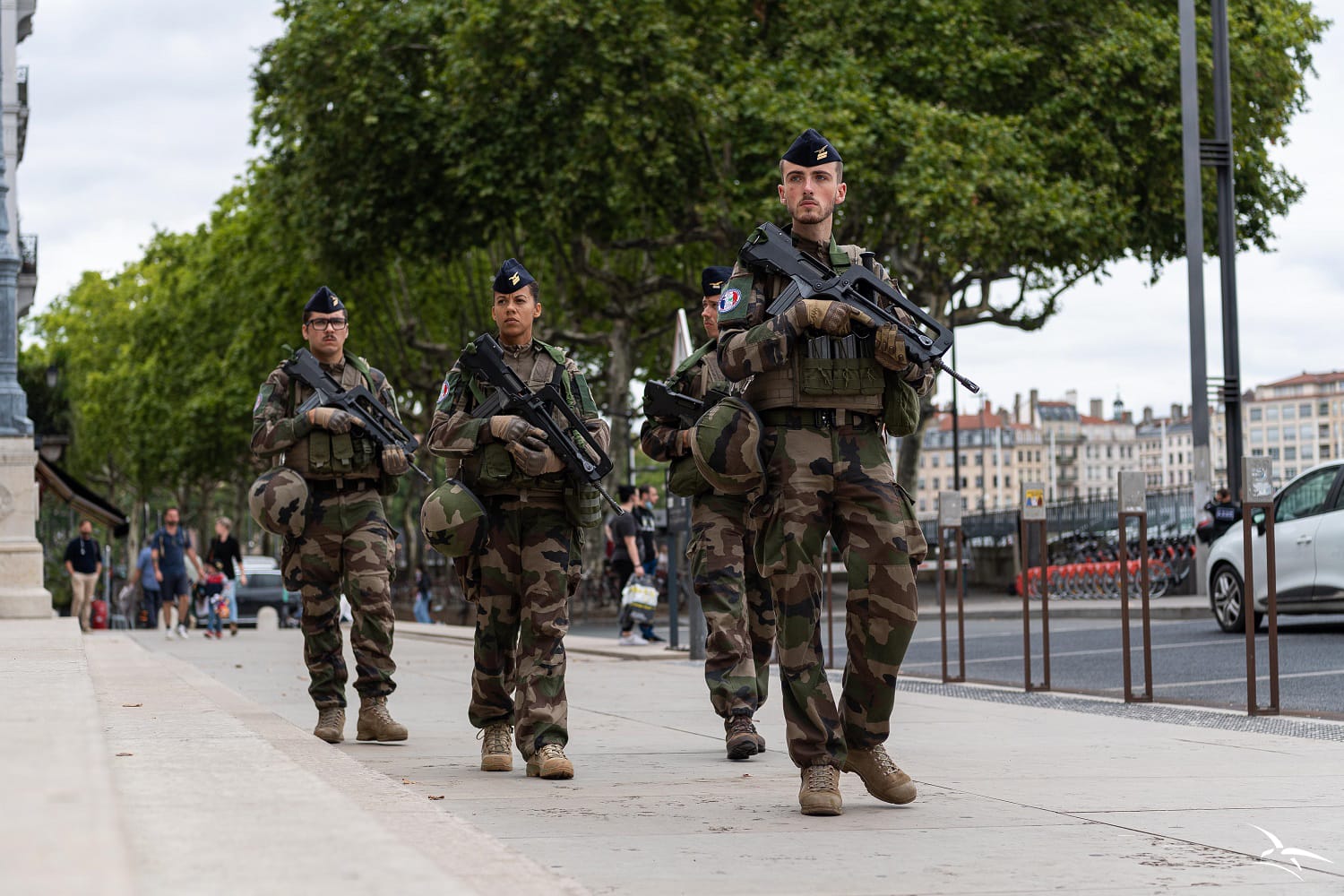 近日法国将反恐安全级别调至最高等级,以应对巴以冲突升级带来的影响