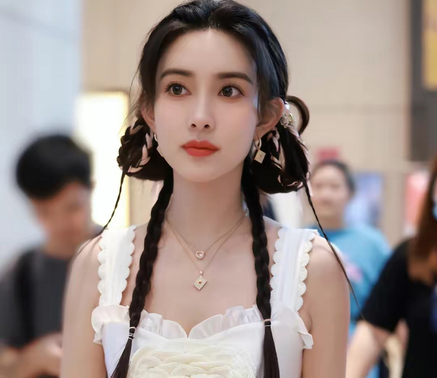 《星期六》出圈理由:成毅的排面,孟子义的脸,时代少年团的名气  开启