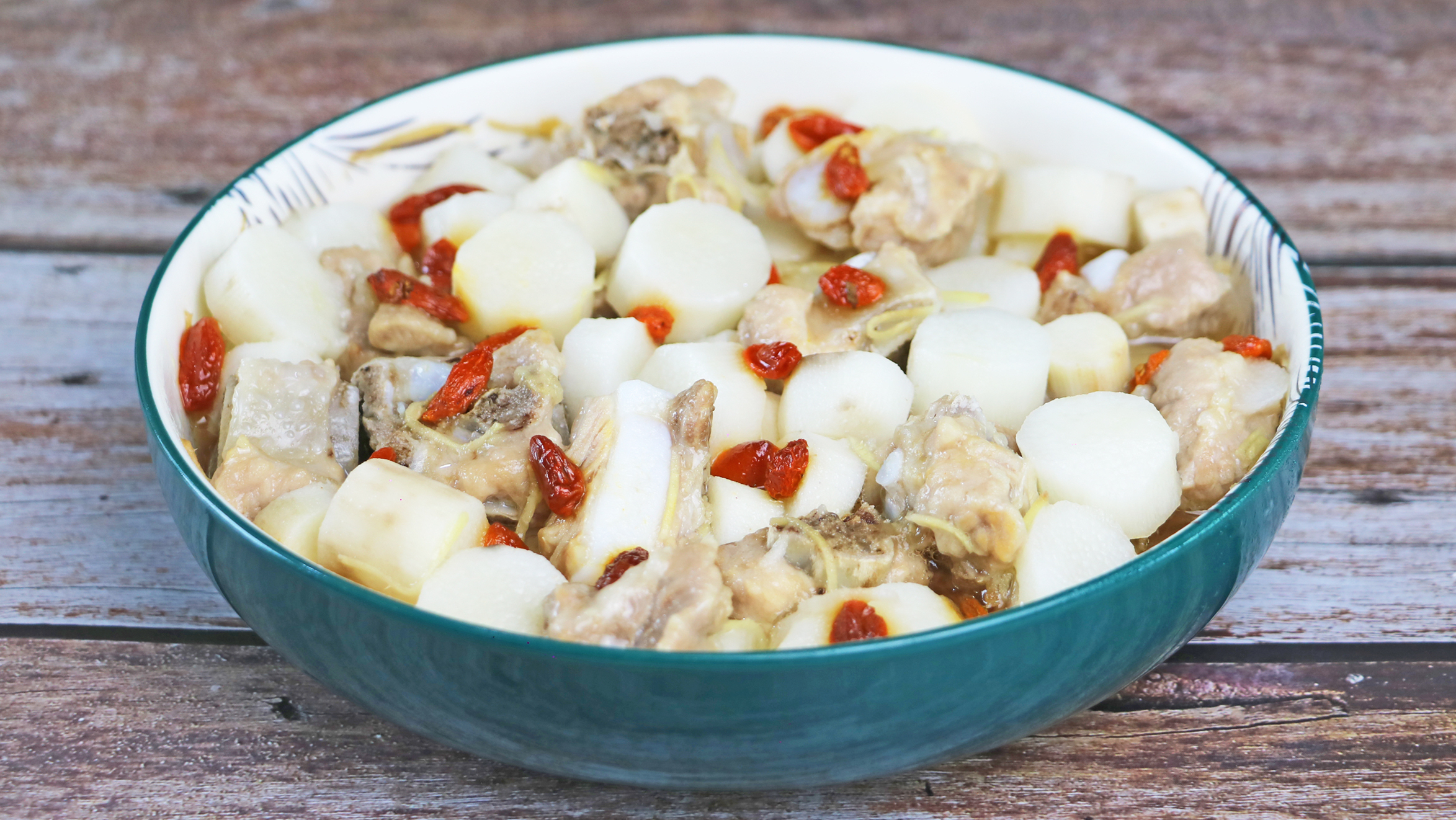 小孩子没胃口怎么办?试试这道淮山蒸排骨,营养开胃,太好吃了