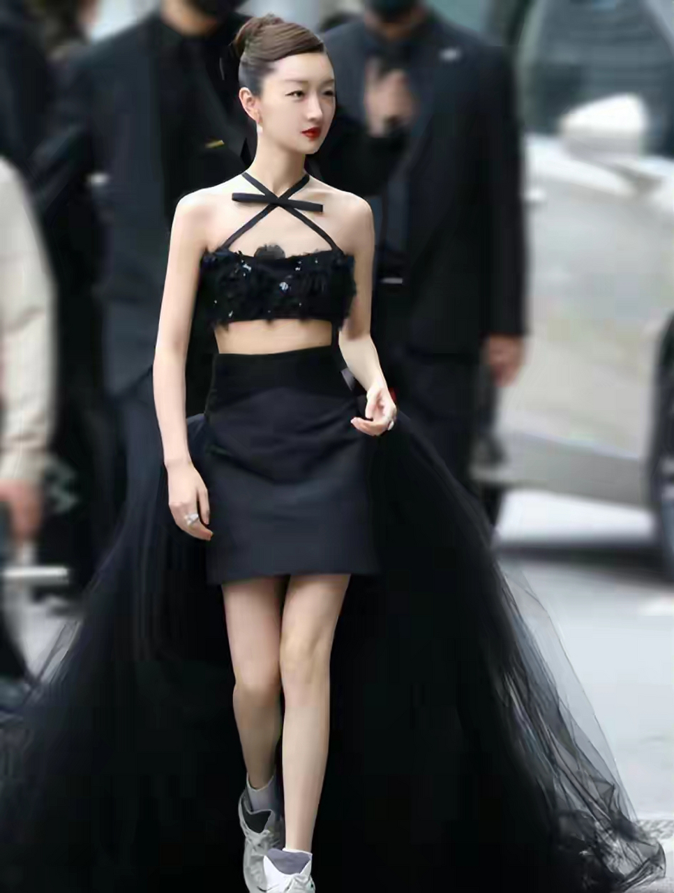 周冬雨这身材.这绿裙子.