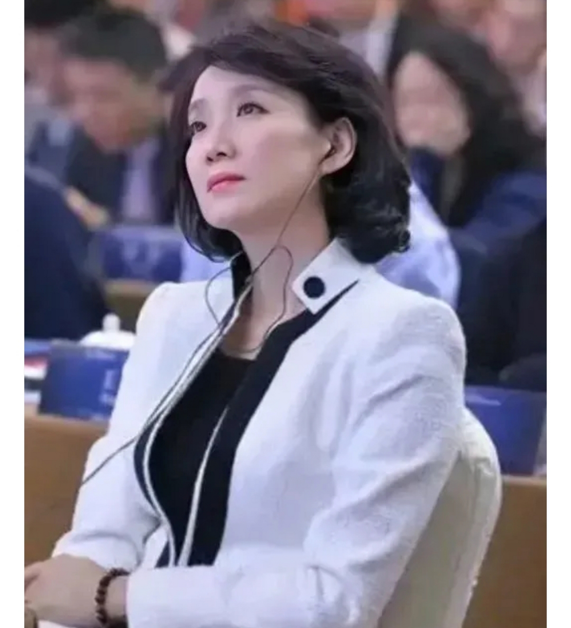 李修平,这张照片以前没见过.