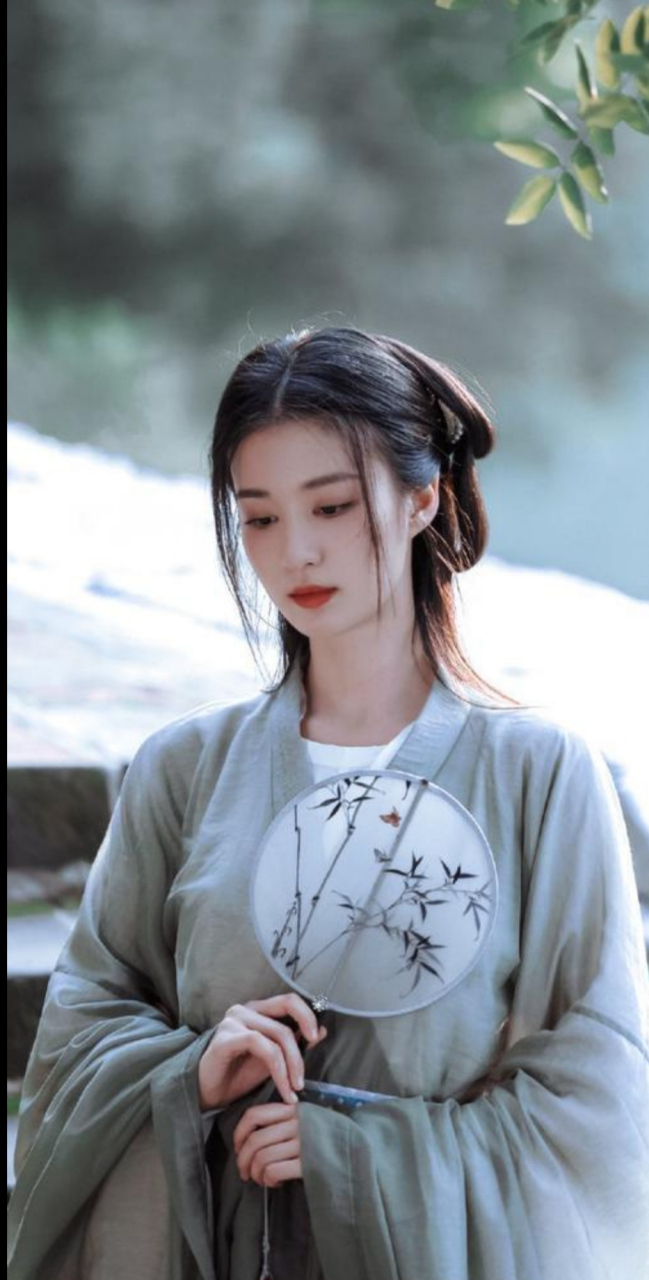 王楚然的下部现代剧# 最近影视圈可真是热闹,各位演员们你争我夺,好