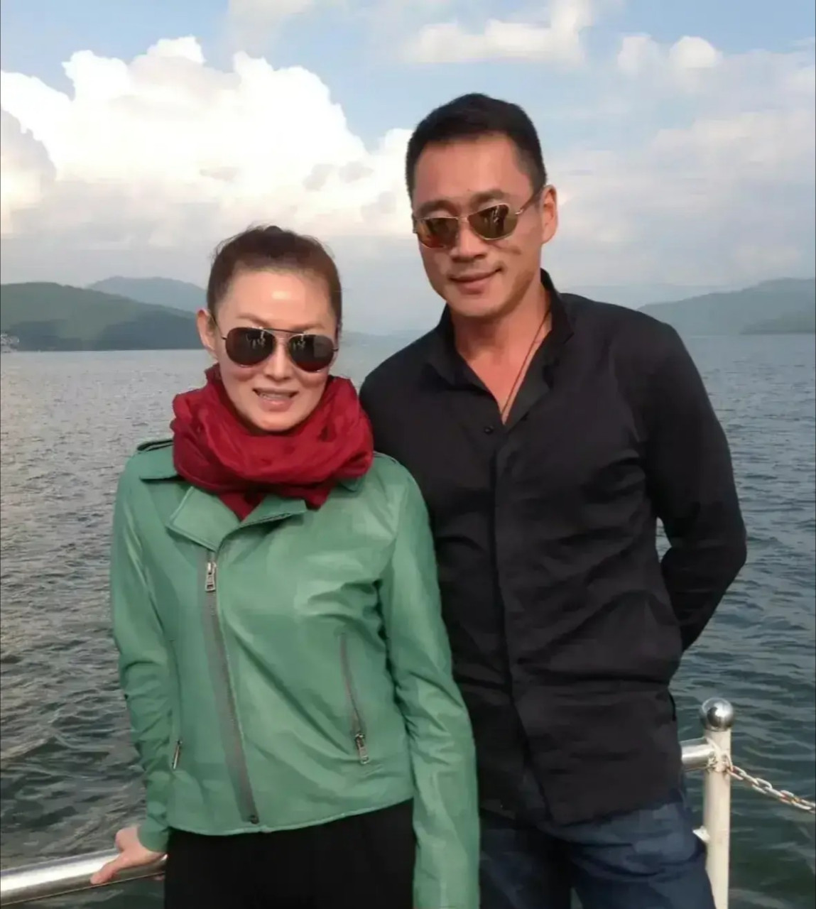 那年,演员李强来到剧组,张纪中导演说:"我们想邀请你饰演"林冲"一角