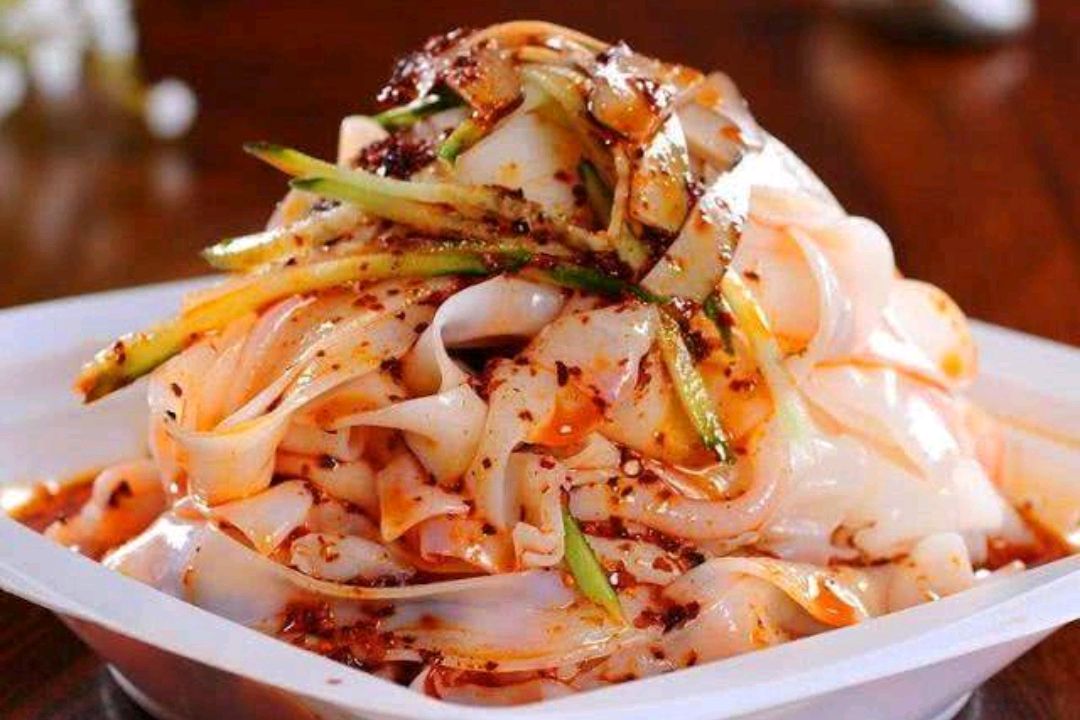 手工凉皮做法,辣椒油,料水做法全公开,如皮筋一样弹,特好吃