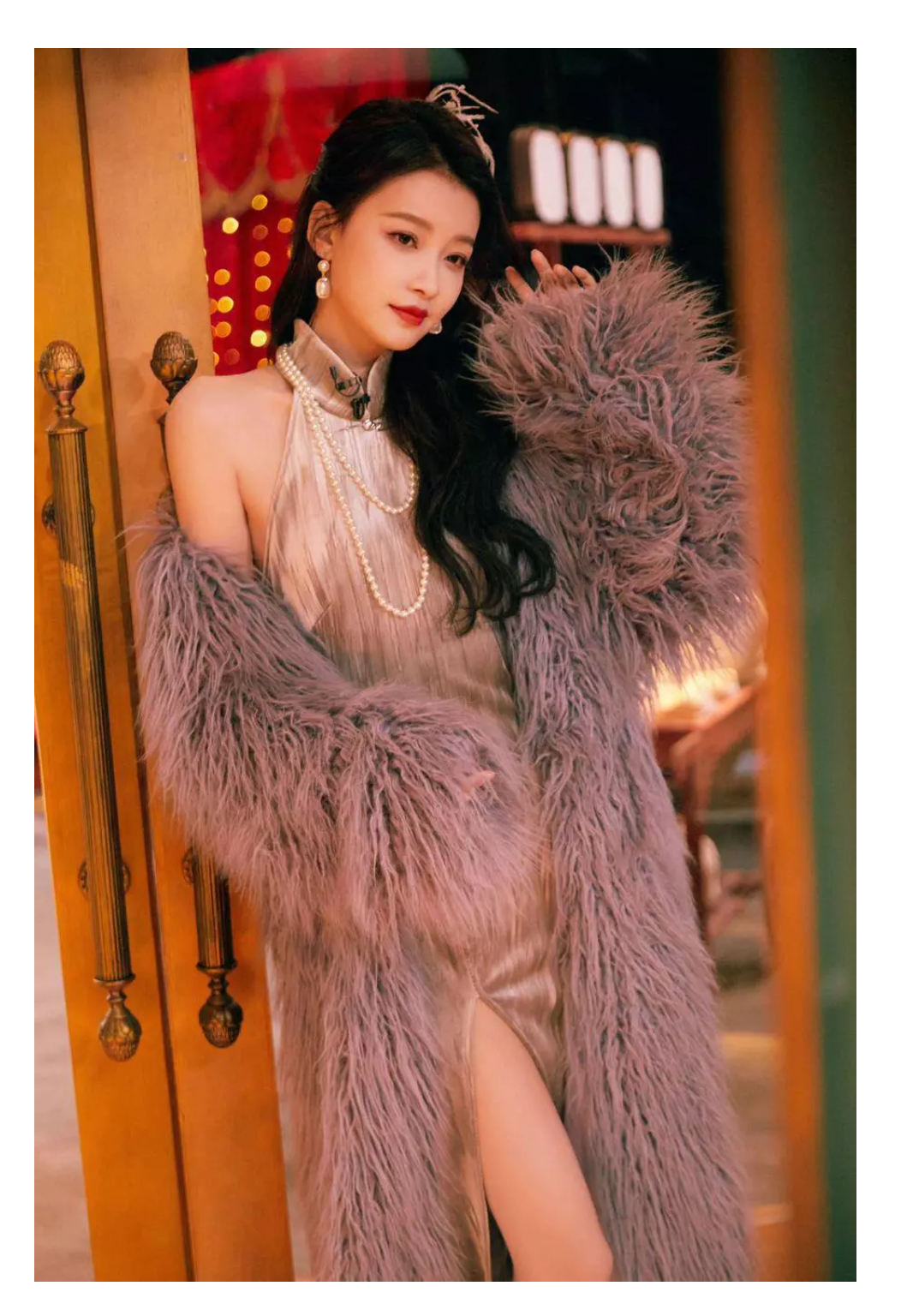 孙怡身着紫色旗袍惊艳亮相,饰演"怡萍"《芒城之风云再起》