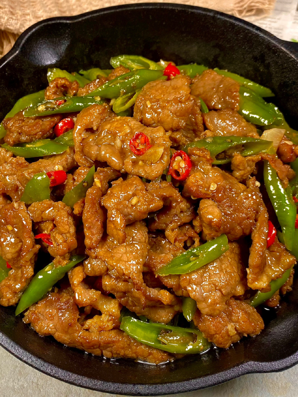 这道青椒炒牛肉真的好好吃哇!嫩!辣!香!