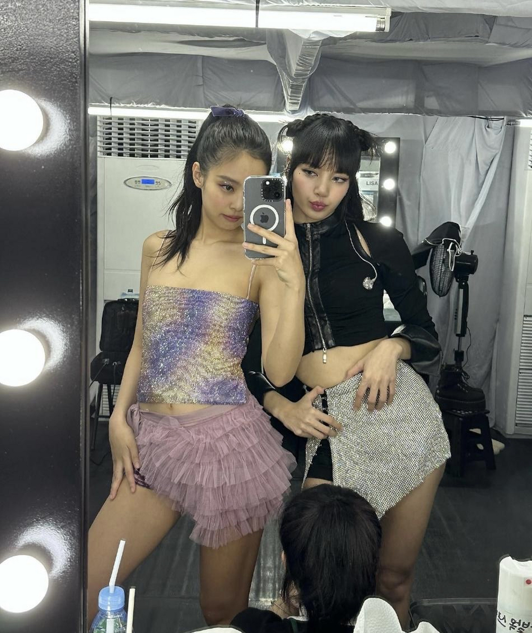 blackpink成员jennie与lisa的合照,像极了我和我姐妹的合照