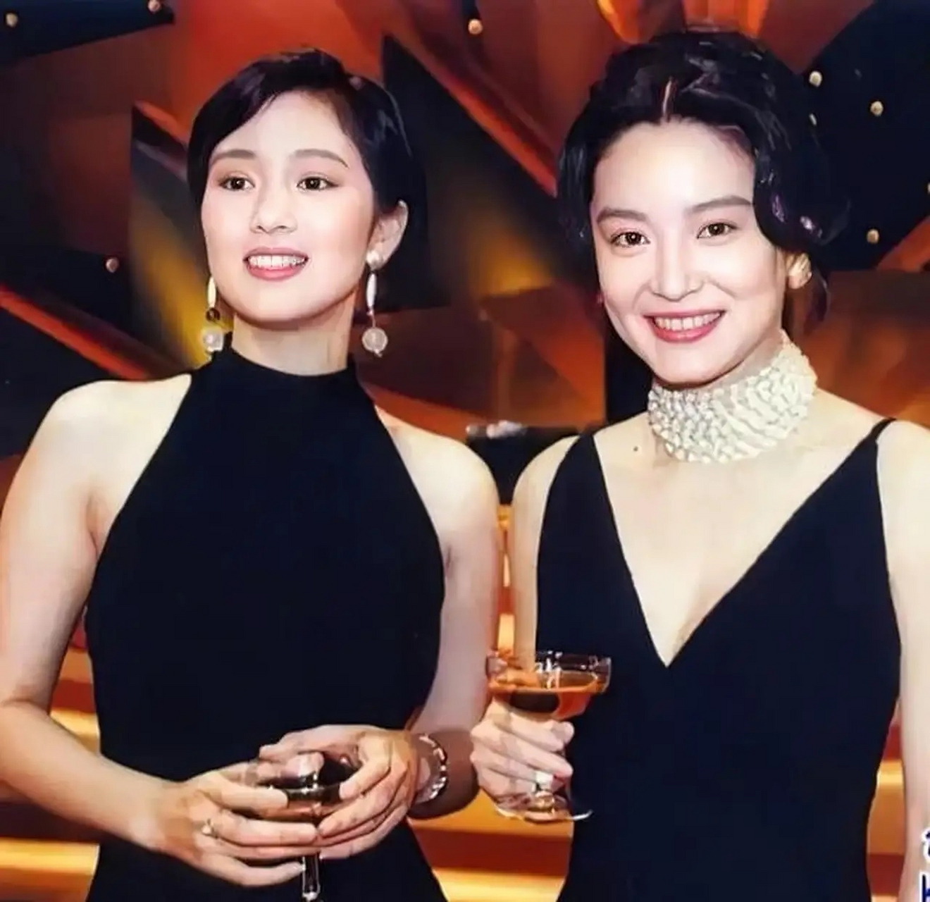 巩俐和林青霞两大美女合照,堪称绝世美颜.