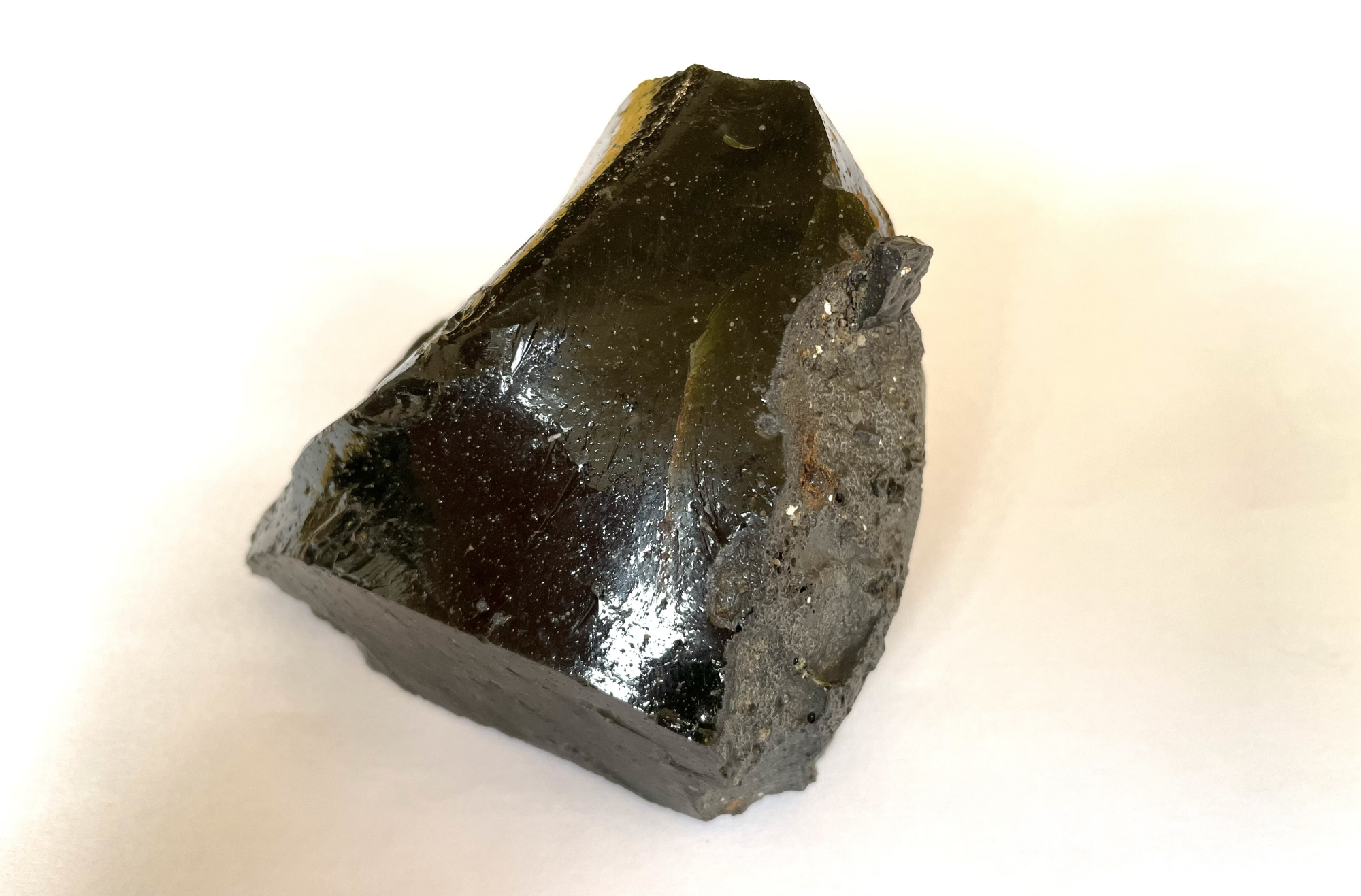 精品推荐|极为少见的高质量玻璃陨石